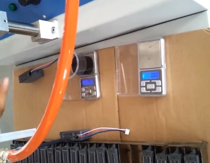 1：1雙液點(diǎn)膠機(jī)生產(chǎn)廠家